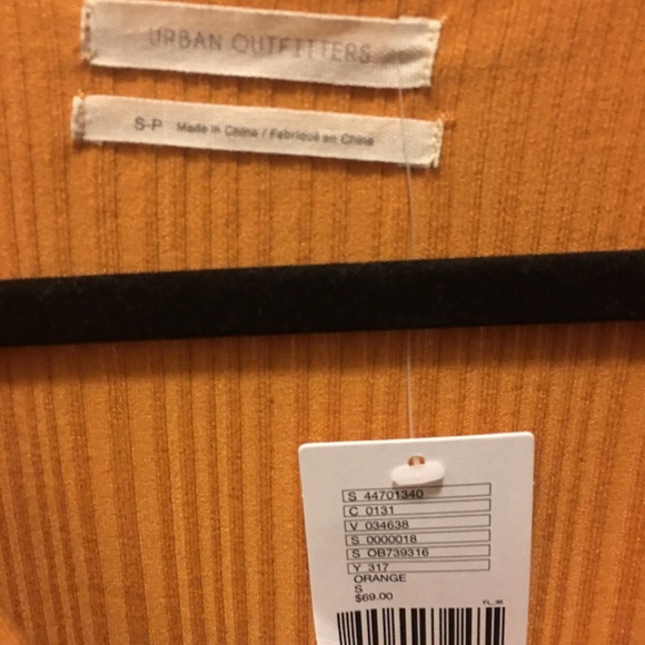 Urban outfitters brand new tags on romper - Picture 2 of 3